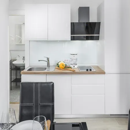 Apartment Aida *