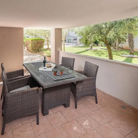 Apartment Aida