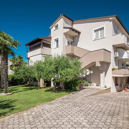 Aida Apartment *
