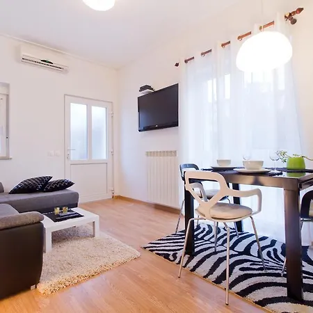 Apartman Aida *